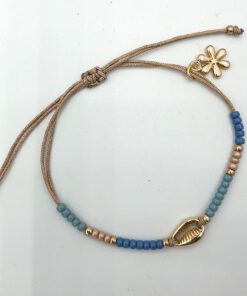 Ibiza armband met goudkleurig schelpje en bloembedel